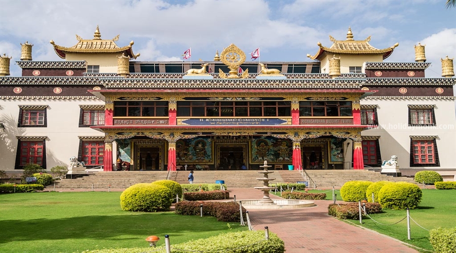 Golden Temple (Namdroling Monastery)
